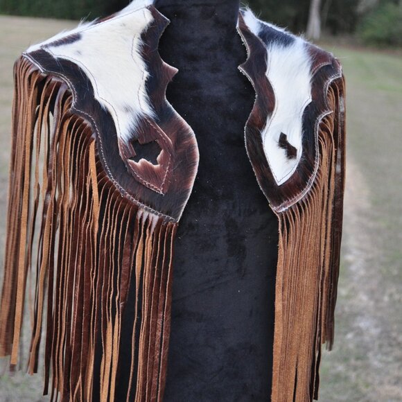 🤍🤎 Handcrafted Cowhide & Leather Fringe Bolero – One of One 🤎🤍 - Picture 2 of 5